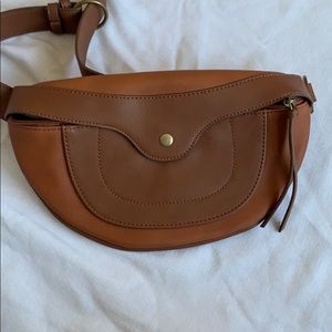 NWOT Universal Thread hip pack